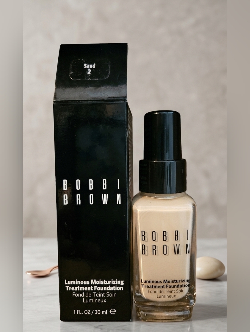 Bobbi Brown Luminous Moisturizing Foundation - Sand 2 Shade